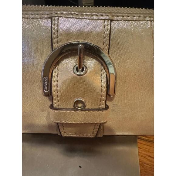 Coach Soho METALLIC GOLD Wallet (400 - Picture 3 of 6